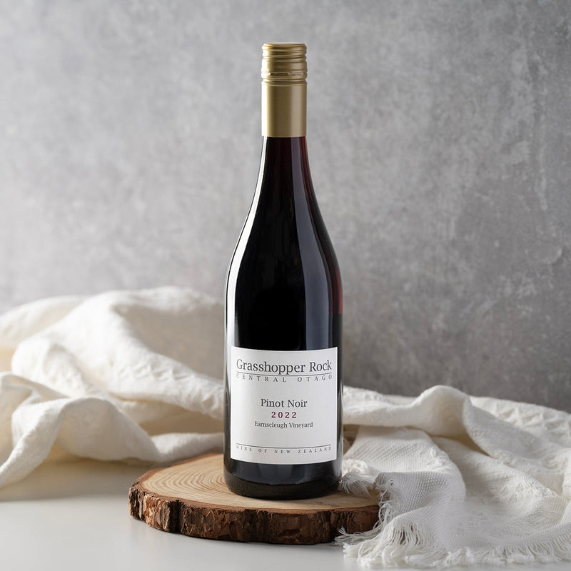 GRASSHOPPER ROCK Earnscleugh Vineyard Pinot Noir 19/22 (750mL)